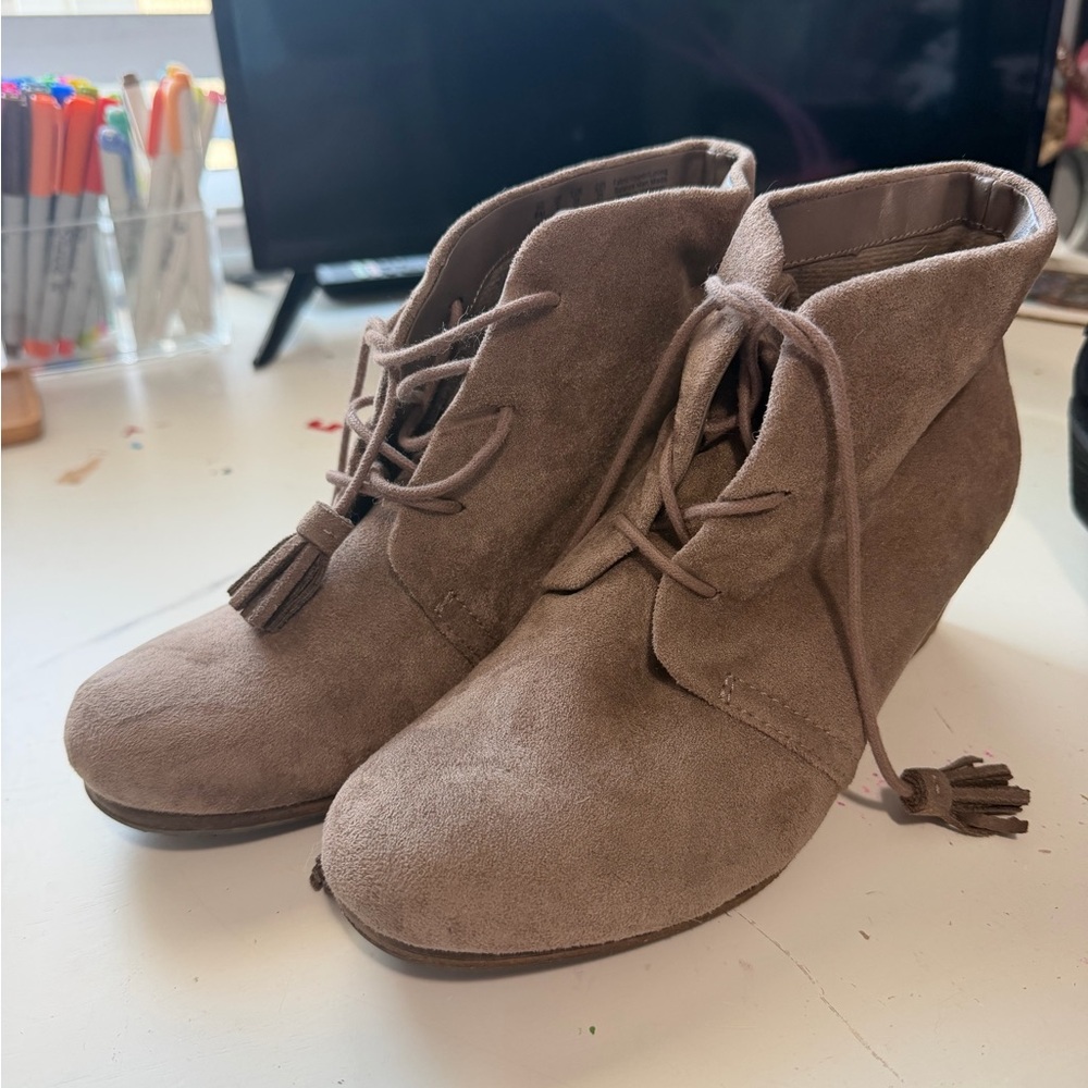Women’s Taupe Suede Lace-Up Ankle Boots Dr. Scholl’s Size 8